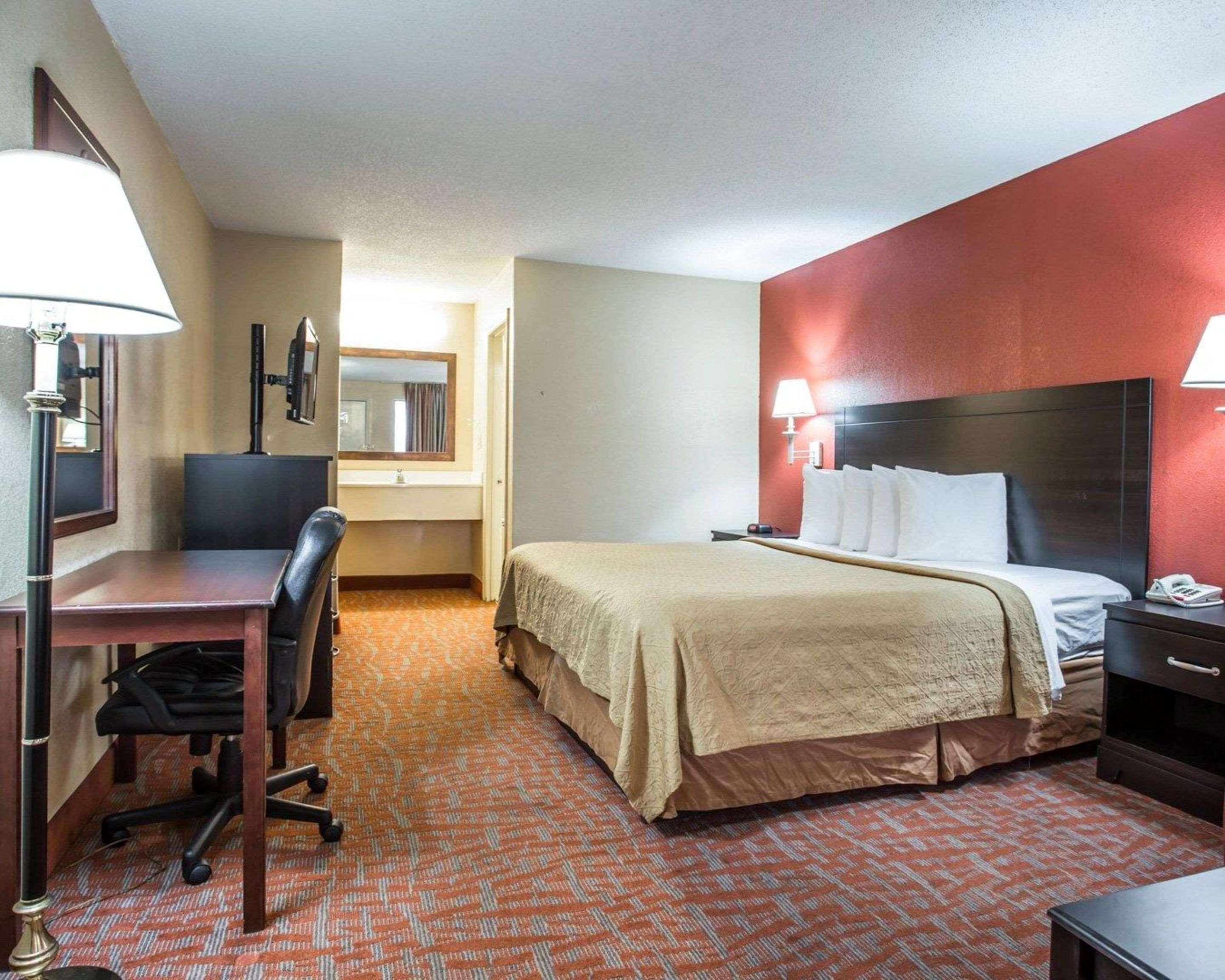 מונרו Quality Inn & Suites מראה חיצוני תמונה