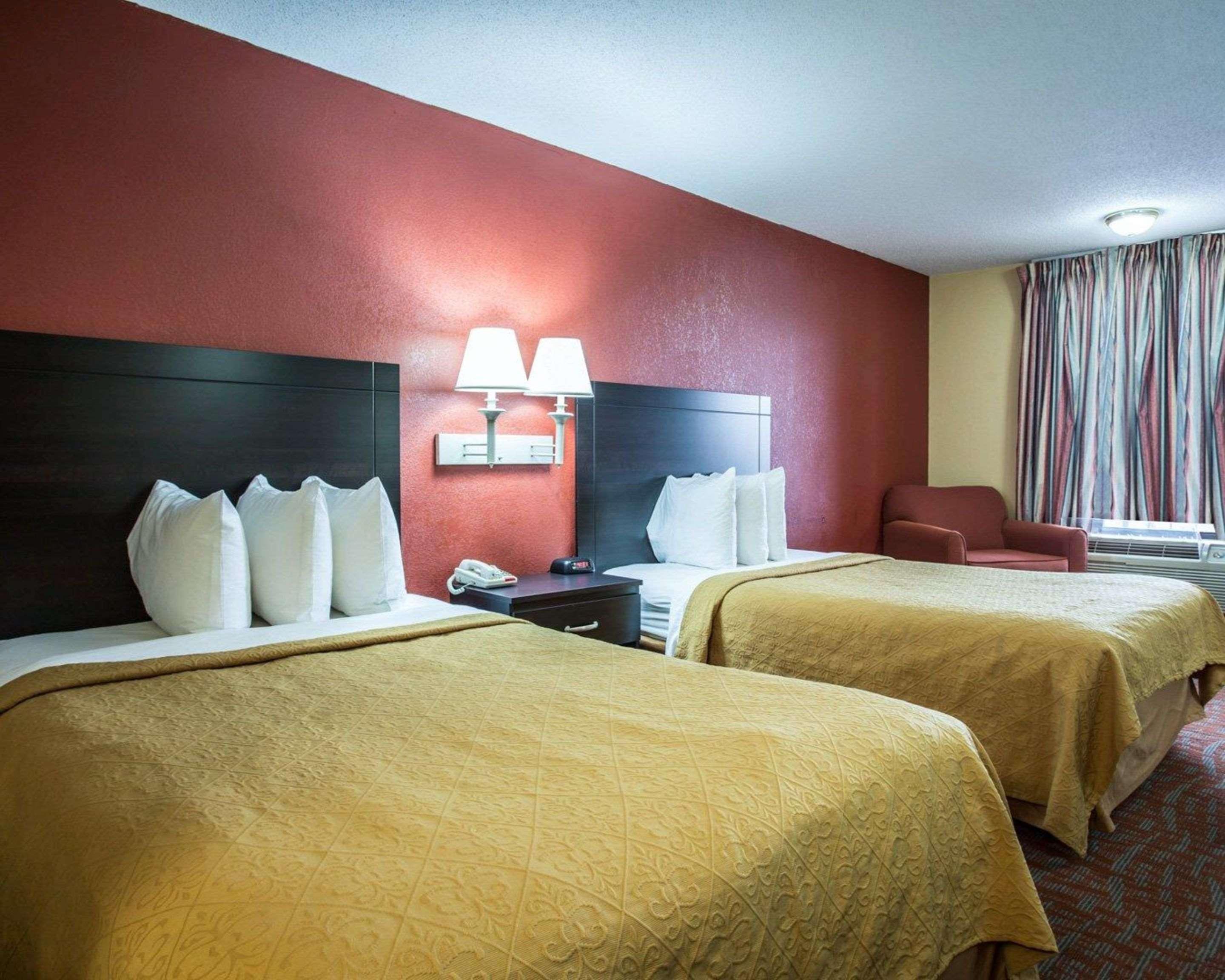 מונרו Quality Inn & Suites מראה חיצוני תמונה
