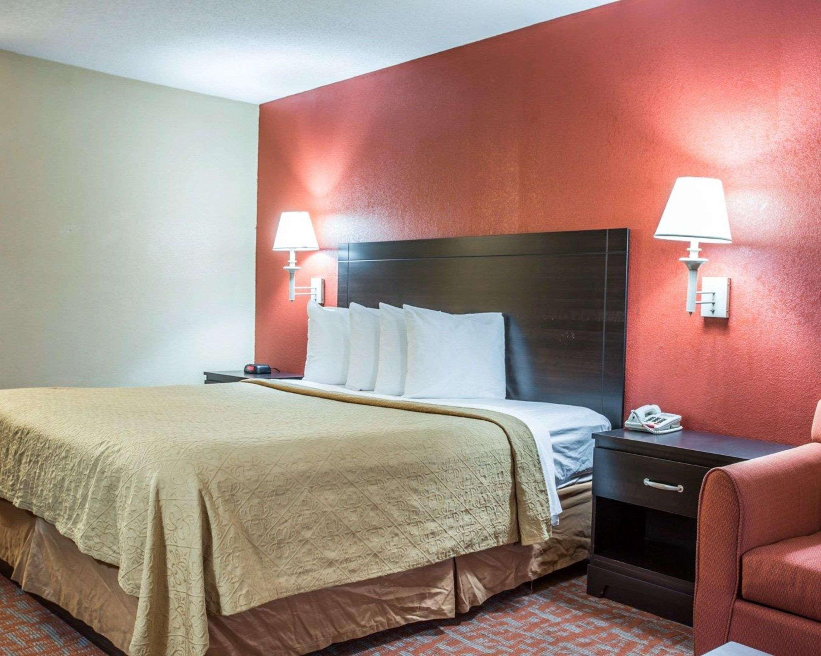 מונרו Quality Inn & Suites מראה חיצוני תמונה