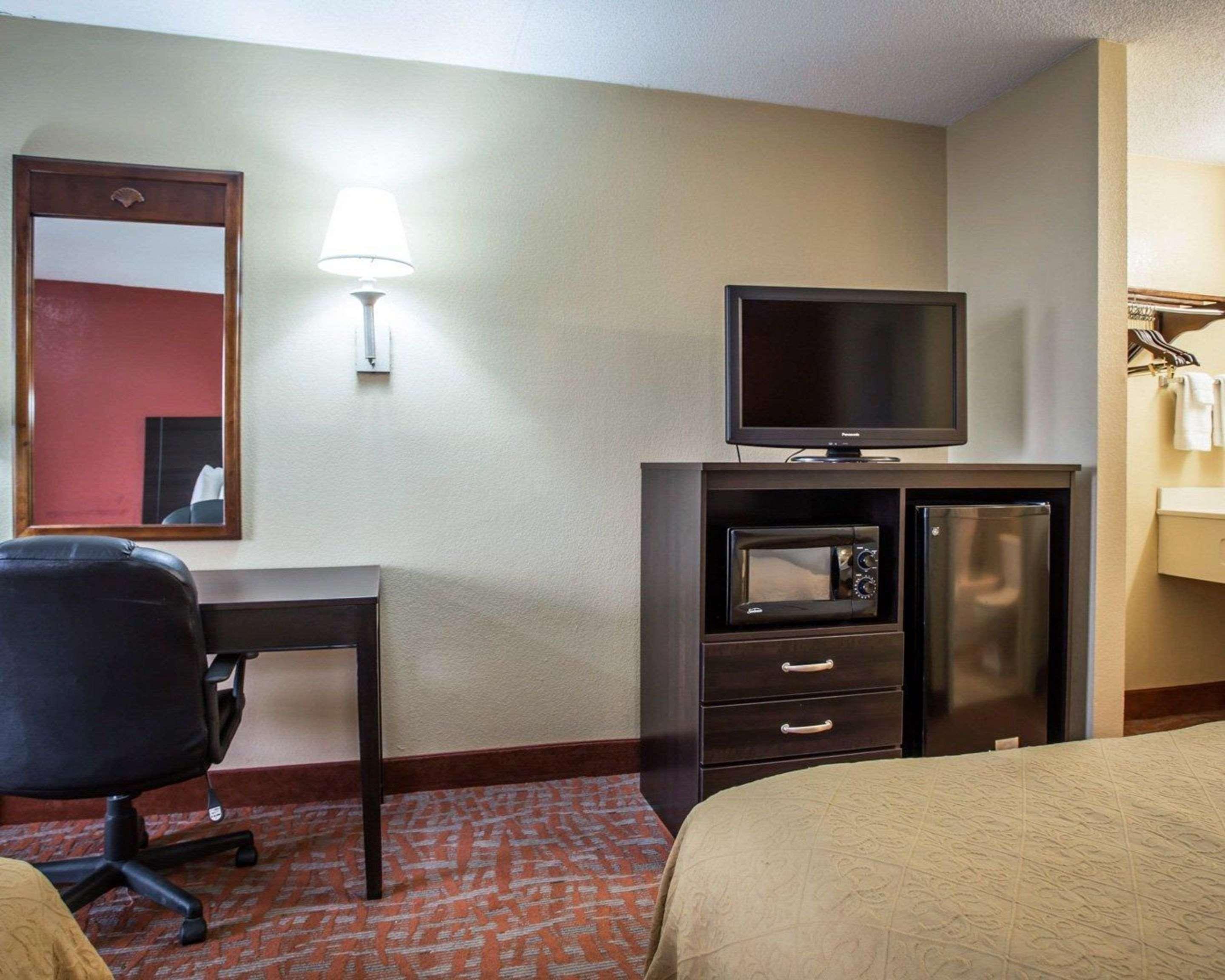 מונרו Quality Inn & Suites מראה חיצוני תמונה