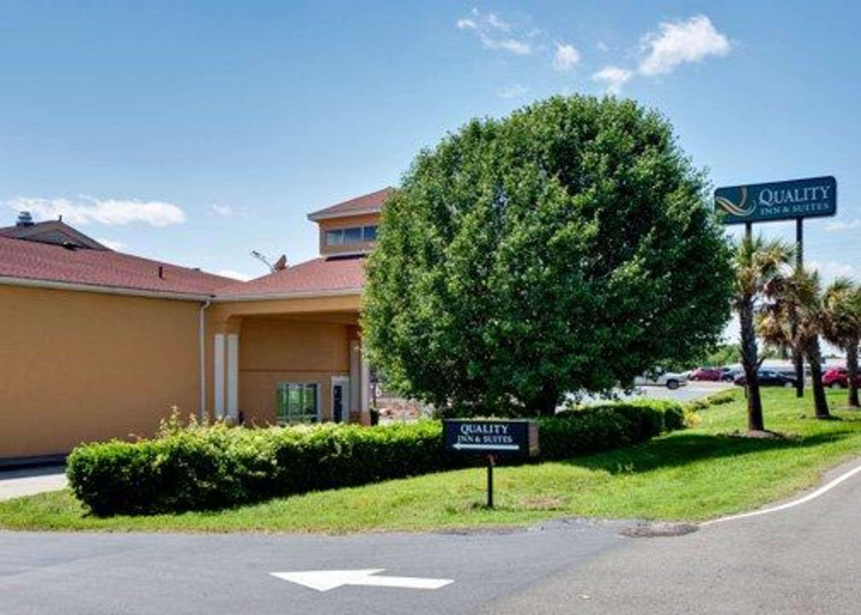 מונרו Quality Inn & Suites מראה חיצוני תמונה