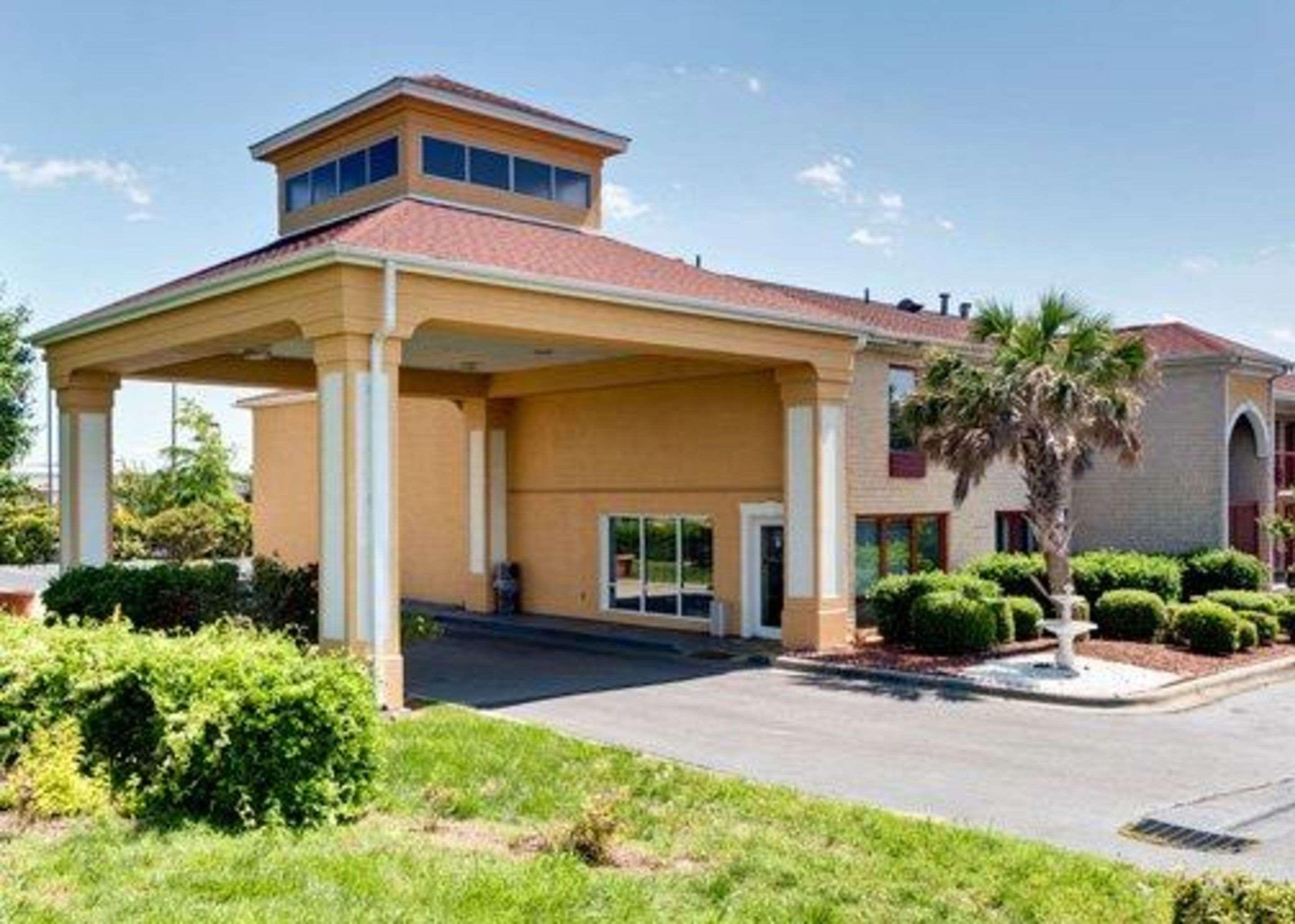 מונרו Quality Inn & Suites מראה חיצוני תמונה