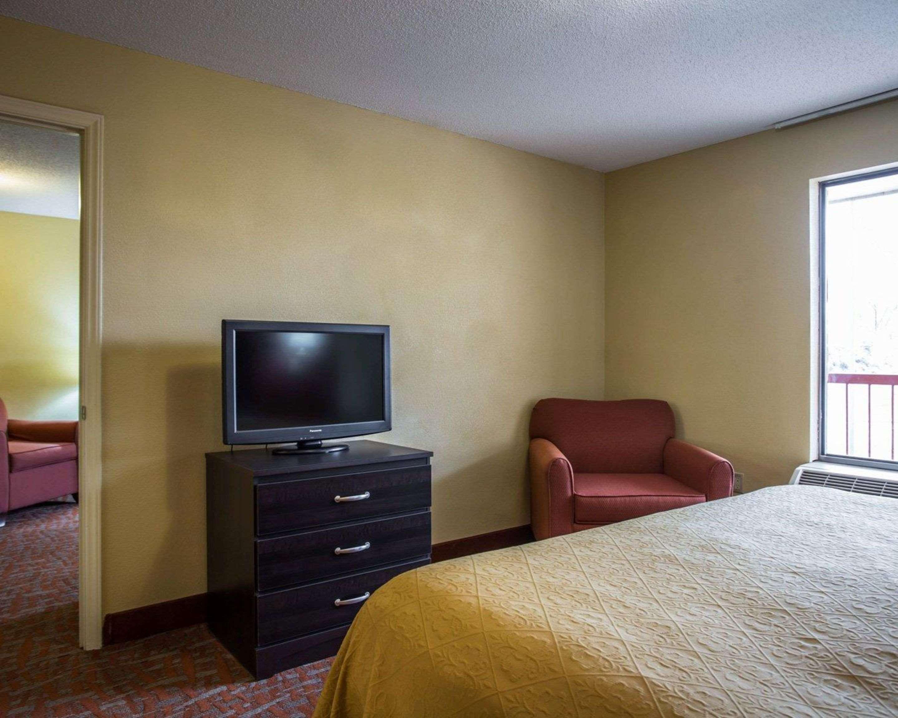מונרו Quality Inn & Suites מראה חיצוני תמונה