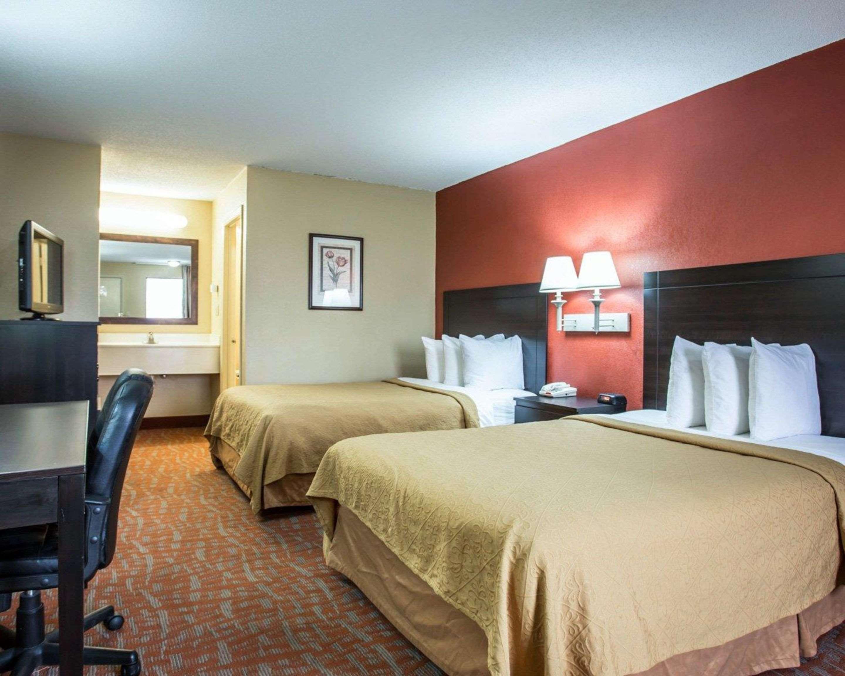 מונרו Quality Inn & Suites מראה חיצוני תמונה