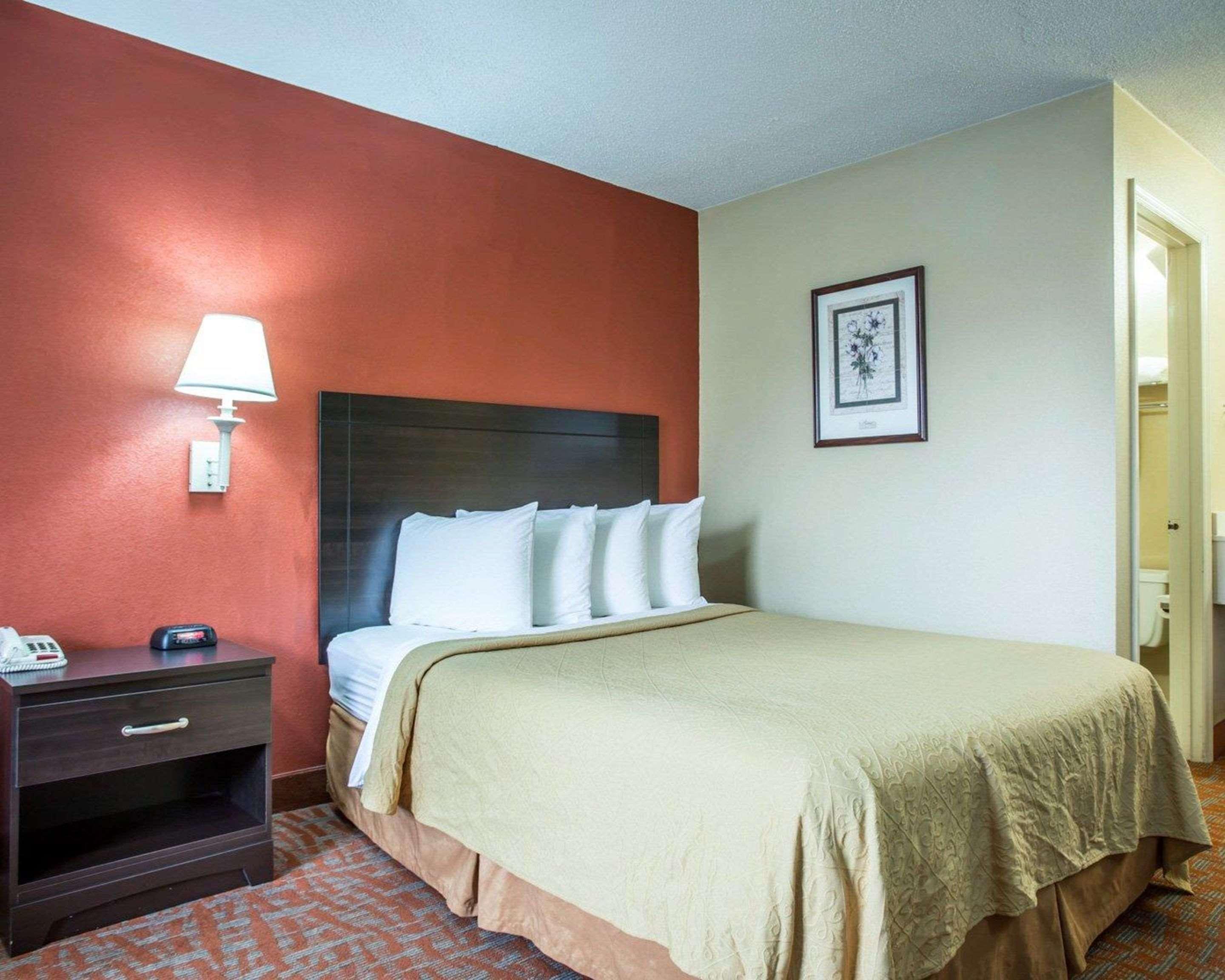 מונרו Quality Inn & Suites מראה חיצוני תמונה