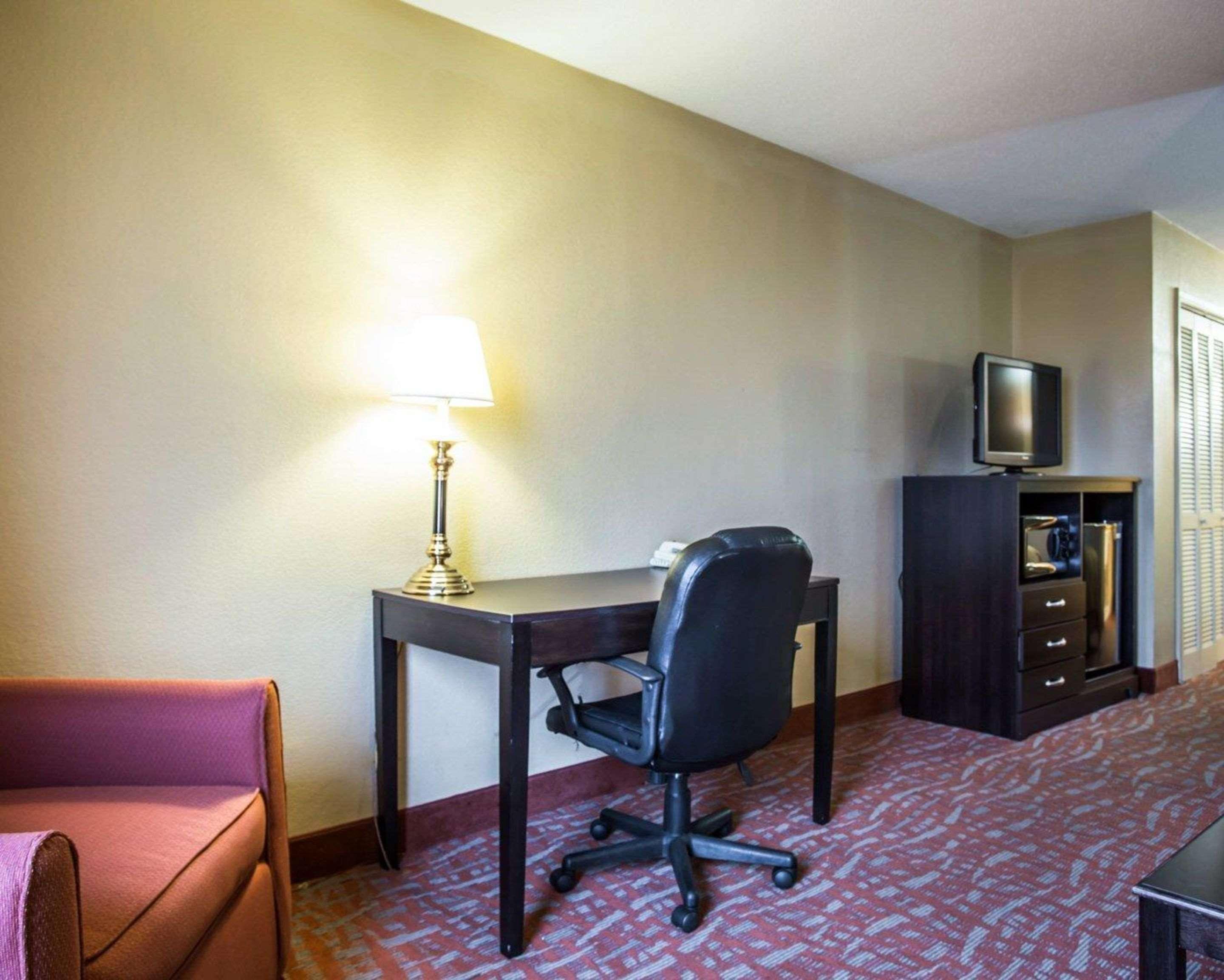 מונרו Quality Inn & Suites מראה חיצוני תמונה