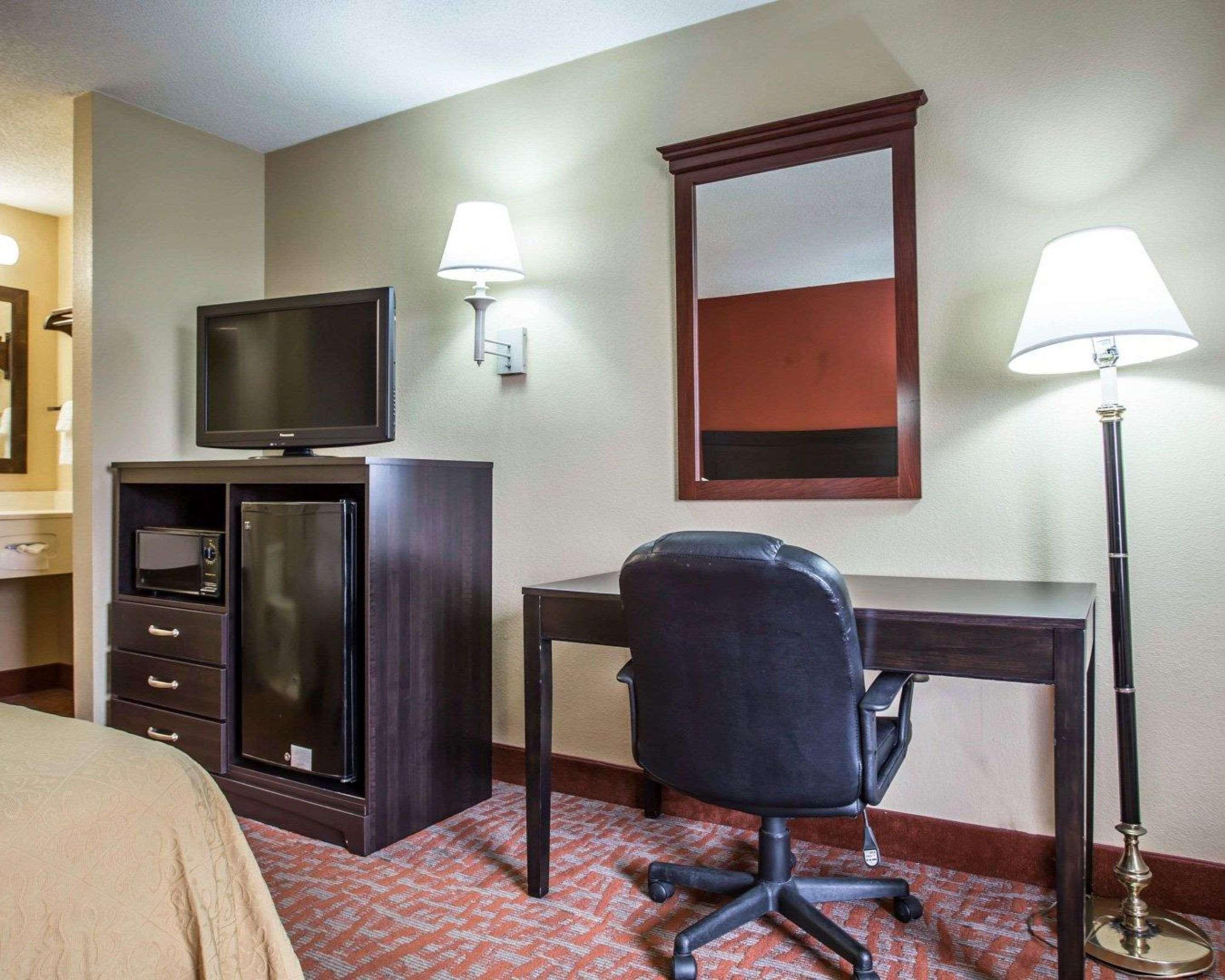 מונרו Quality Inn & Suites מראה חיצוני תמונה