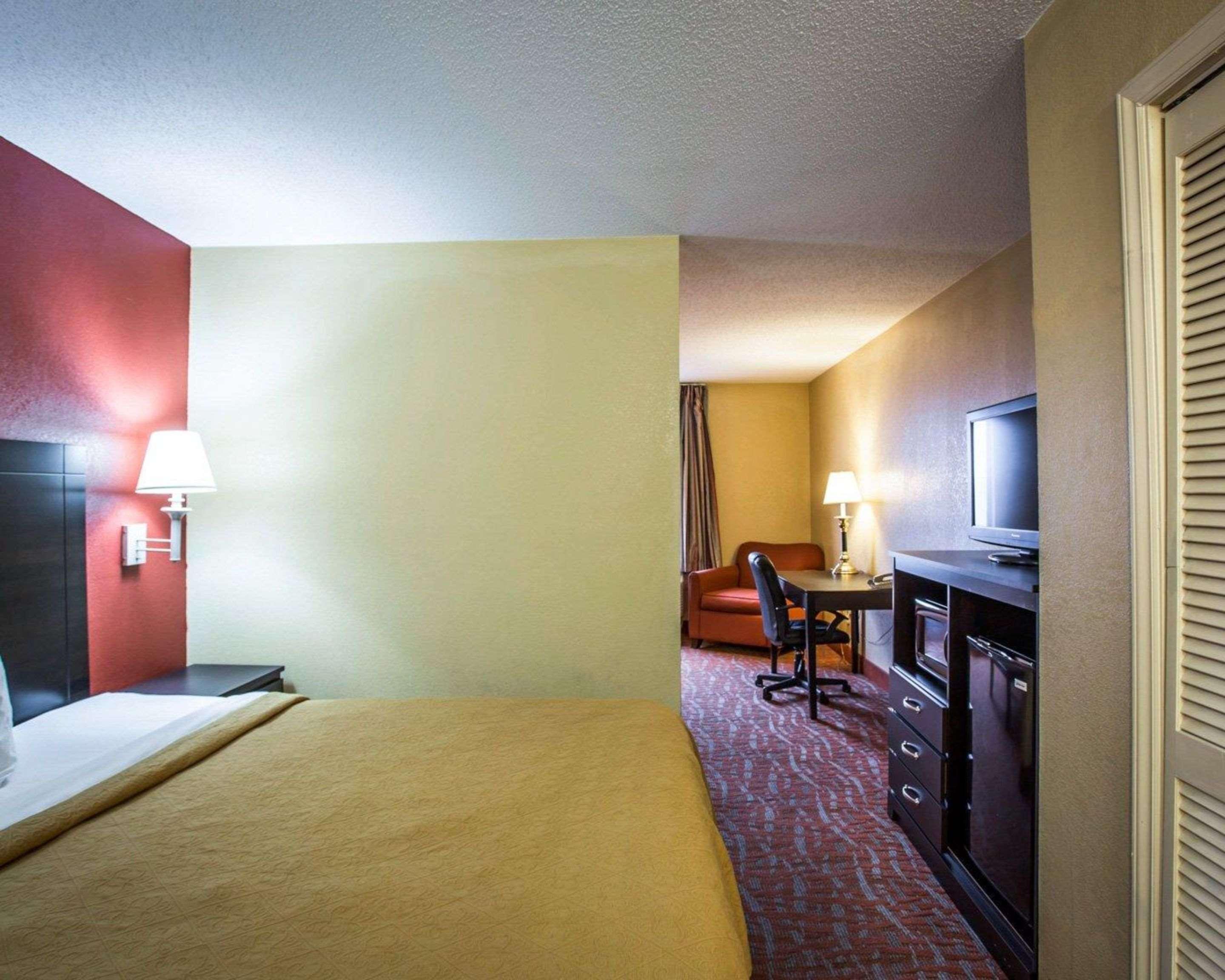 מונרו Quality Inn & Suites מראה חיצוני תמונה