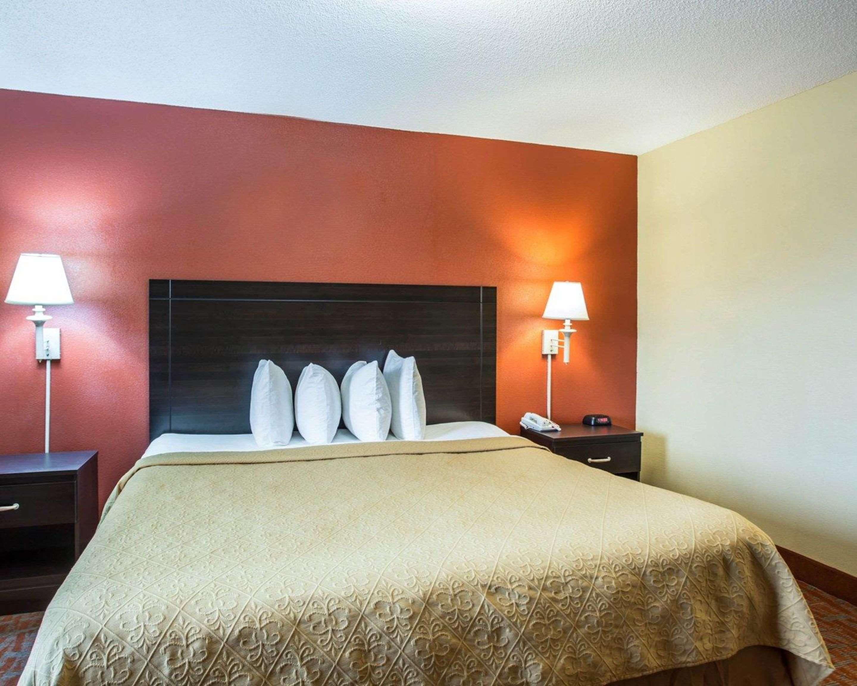 מונרו Quality Inn & Suites מראה חיצוני תמונה