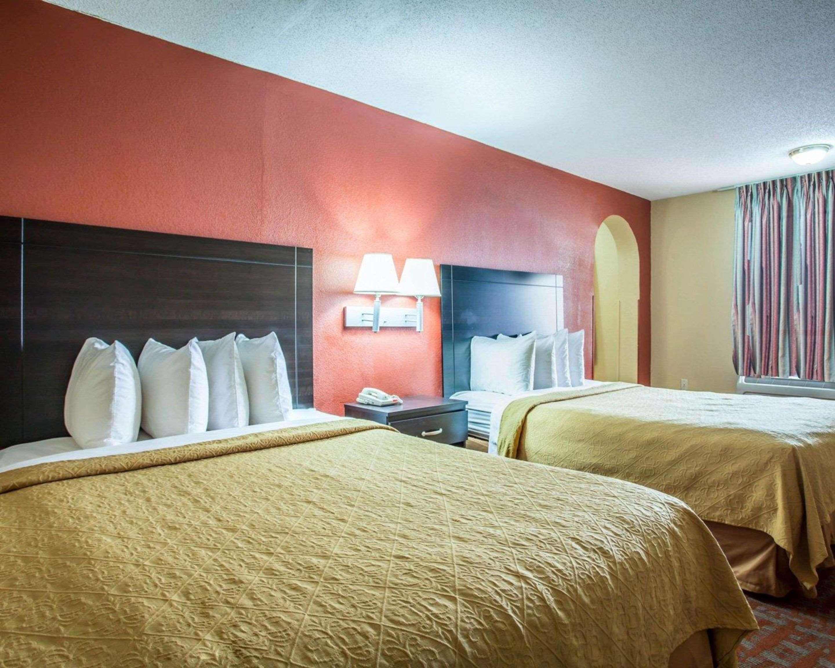 מונרו Quality Inn & Suites מראה חיצוני תמונה