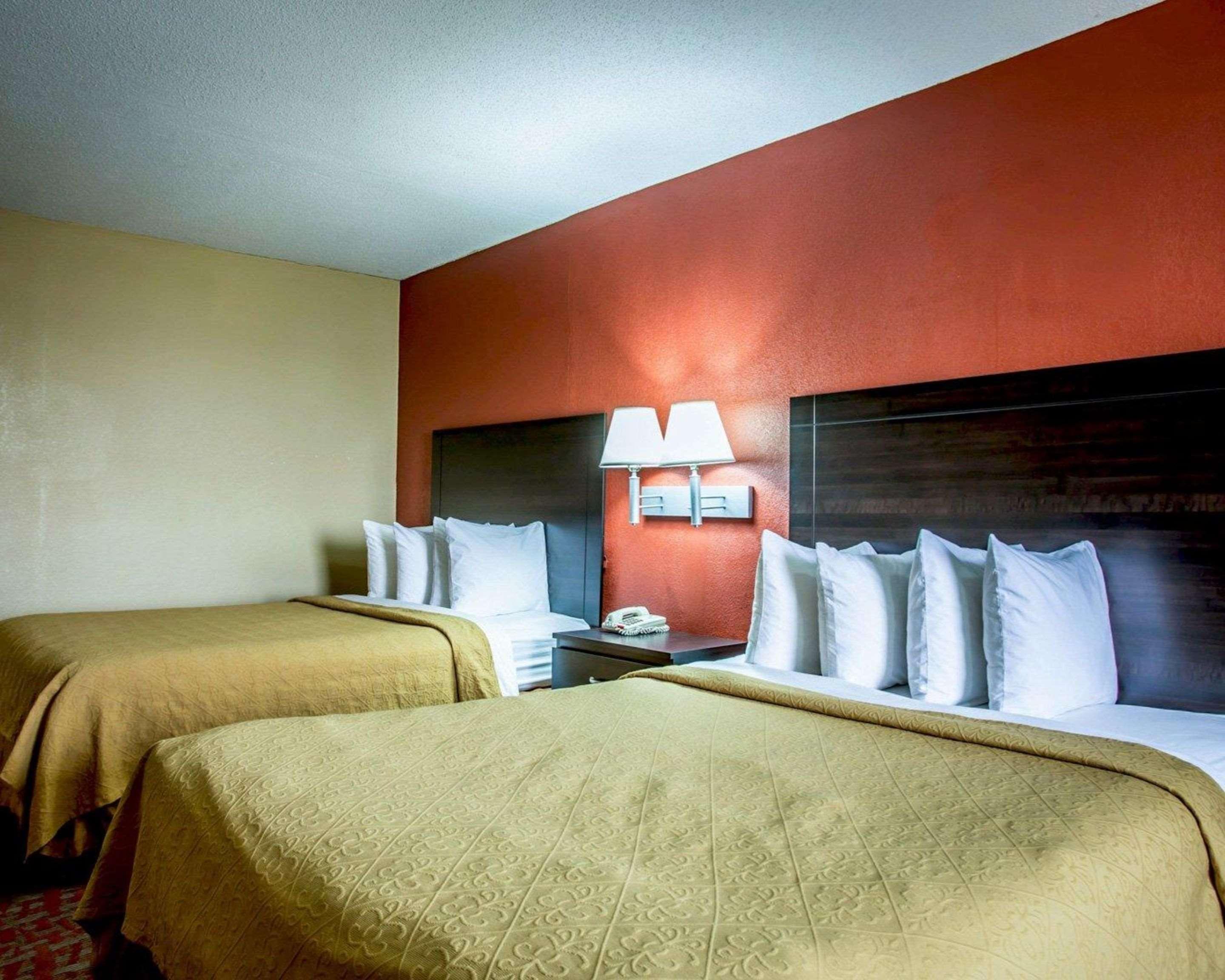 מונרו Quality Inn & Suites מראה חיצוני תמונה