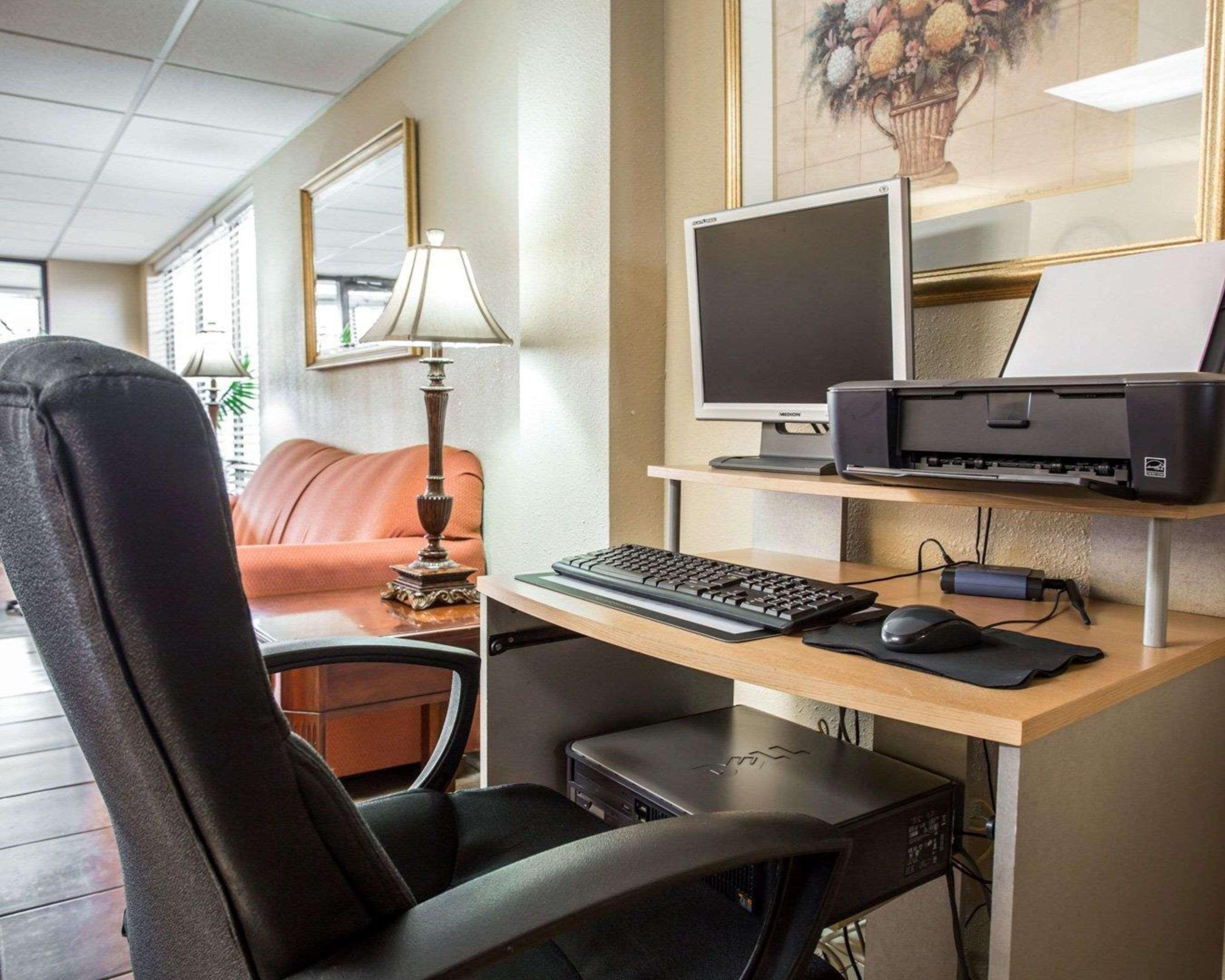 מונרו Quality Inn & Suites מראה חיצוני תמונה