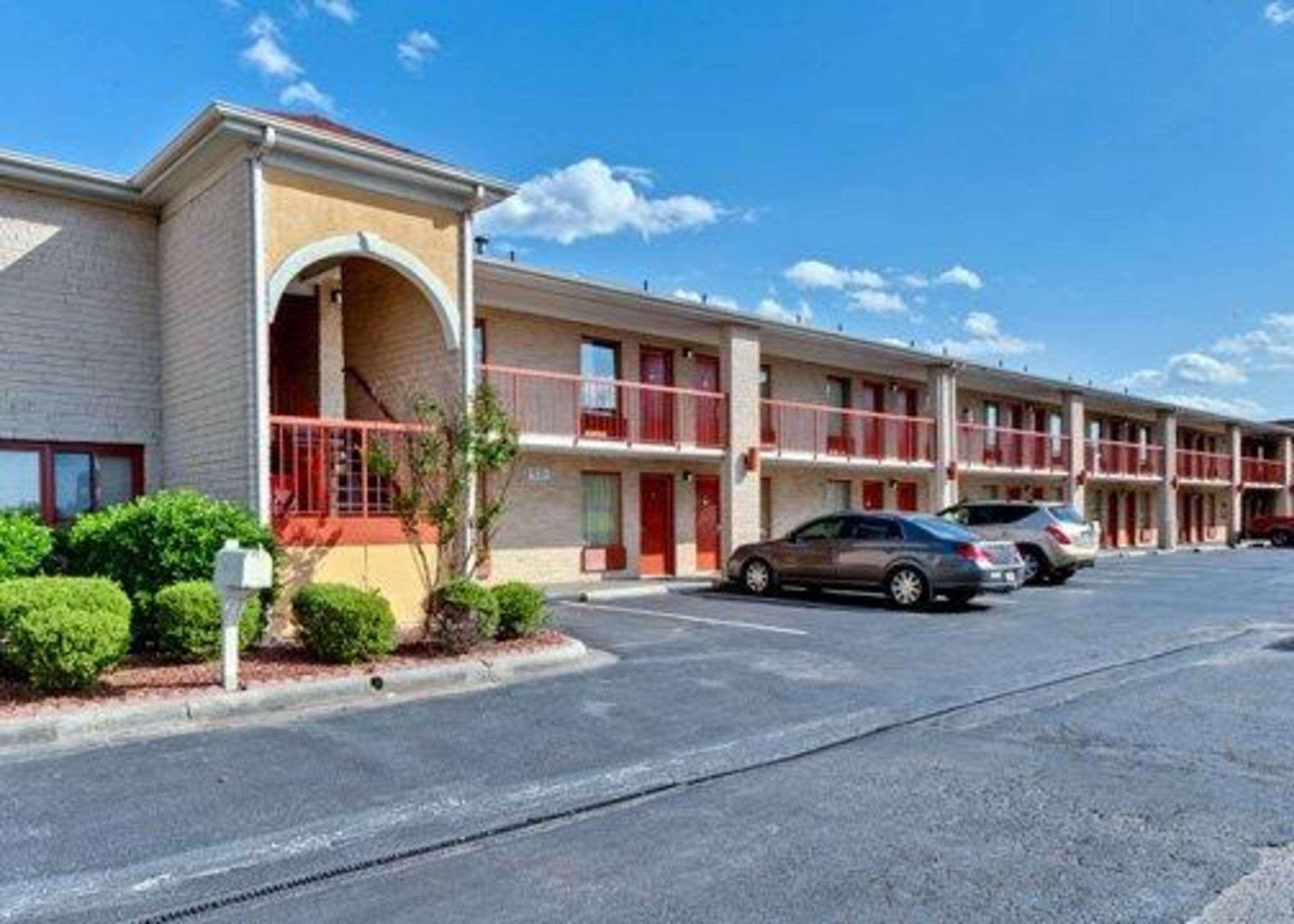 מונרו Quality Inn & Suites מראה חיצוני תמונה