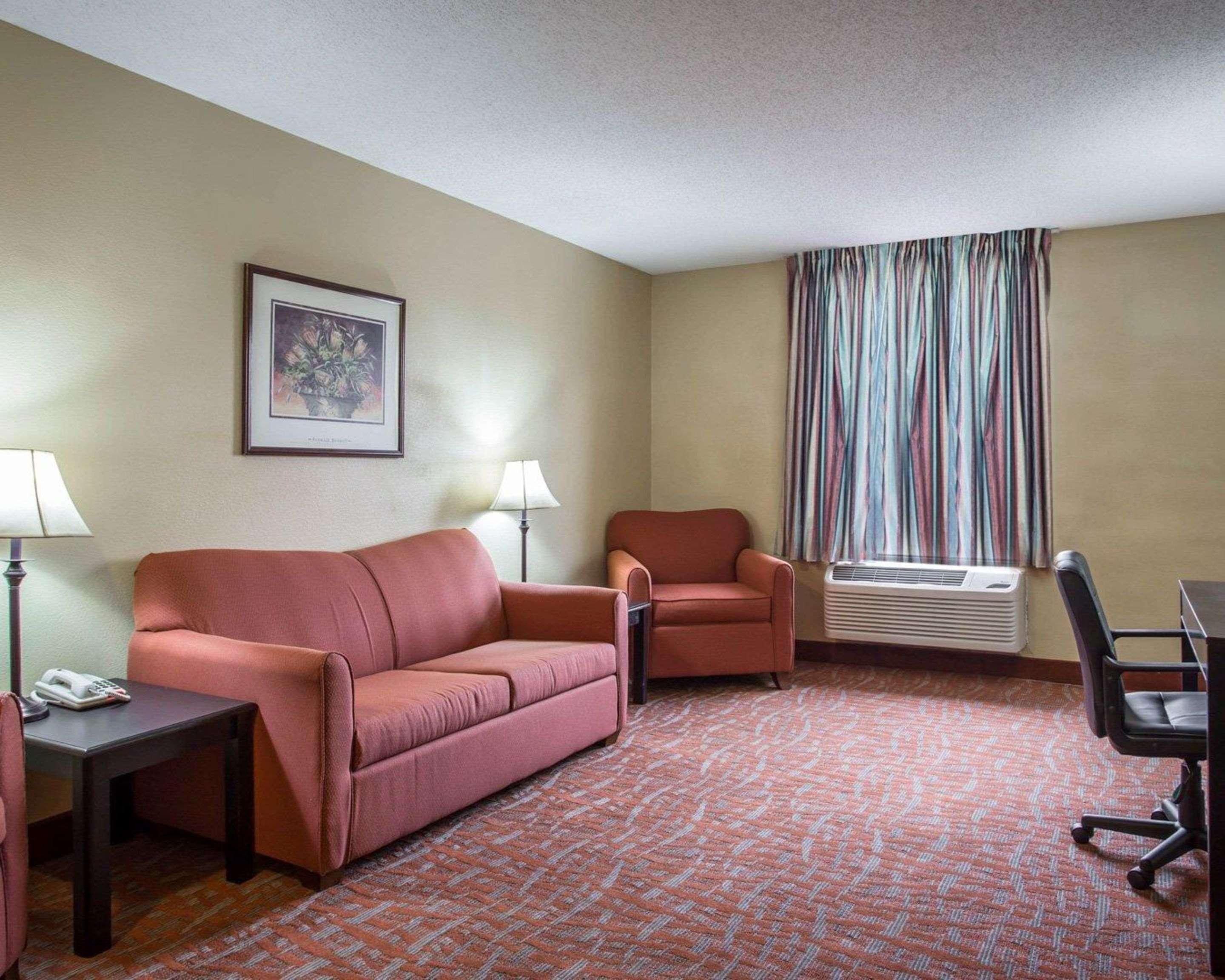 מונרו Quality Inn & Suites מראה חיצוני תמונה